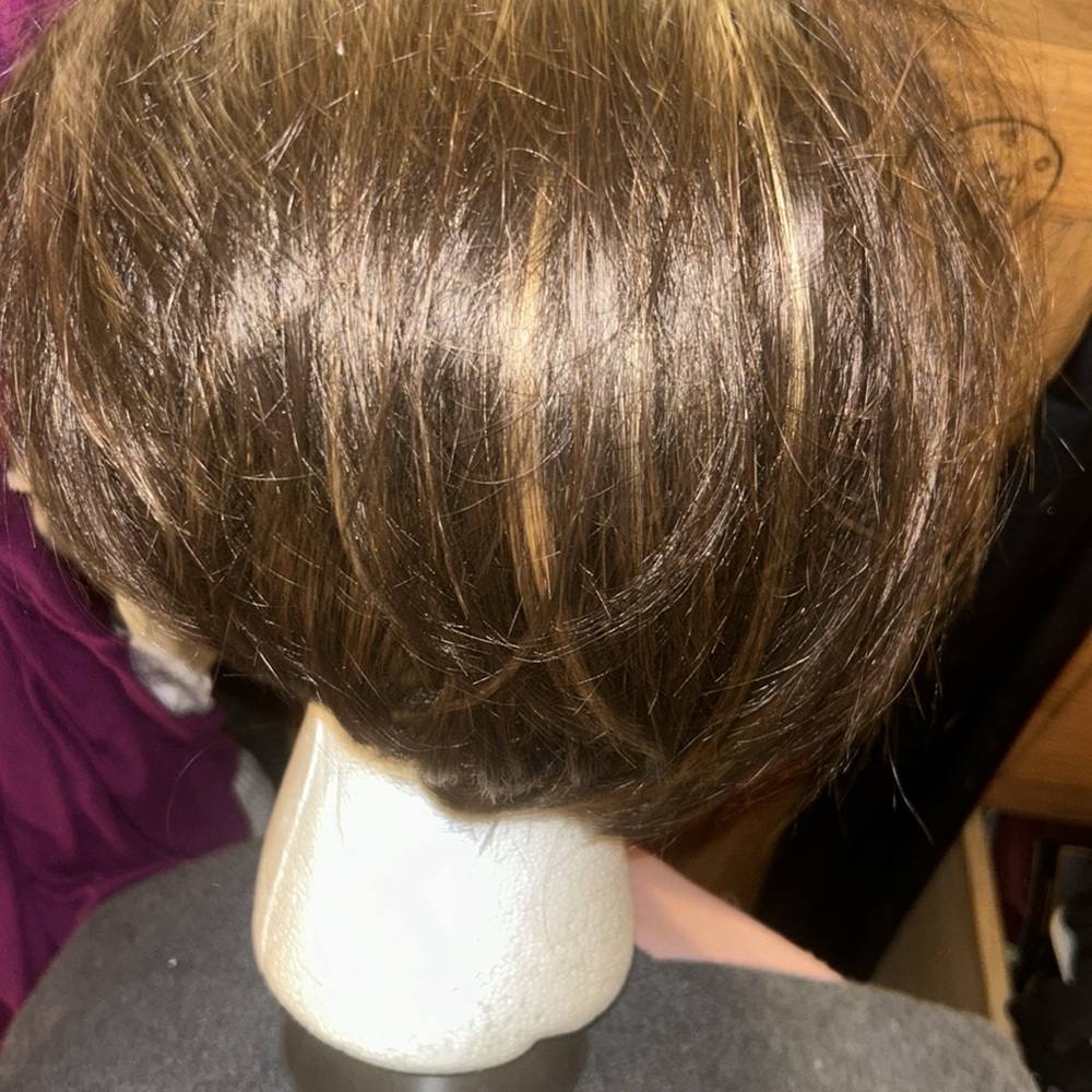 Super Short Bob brunette Wig; coppery high lights
